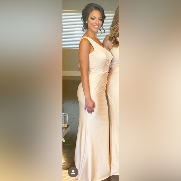 Portia & Scarlett One Shoulder Dress - Picture 4 of 4